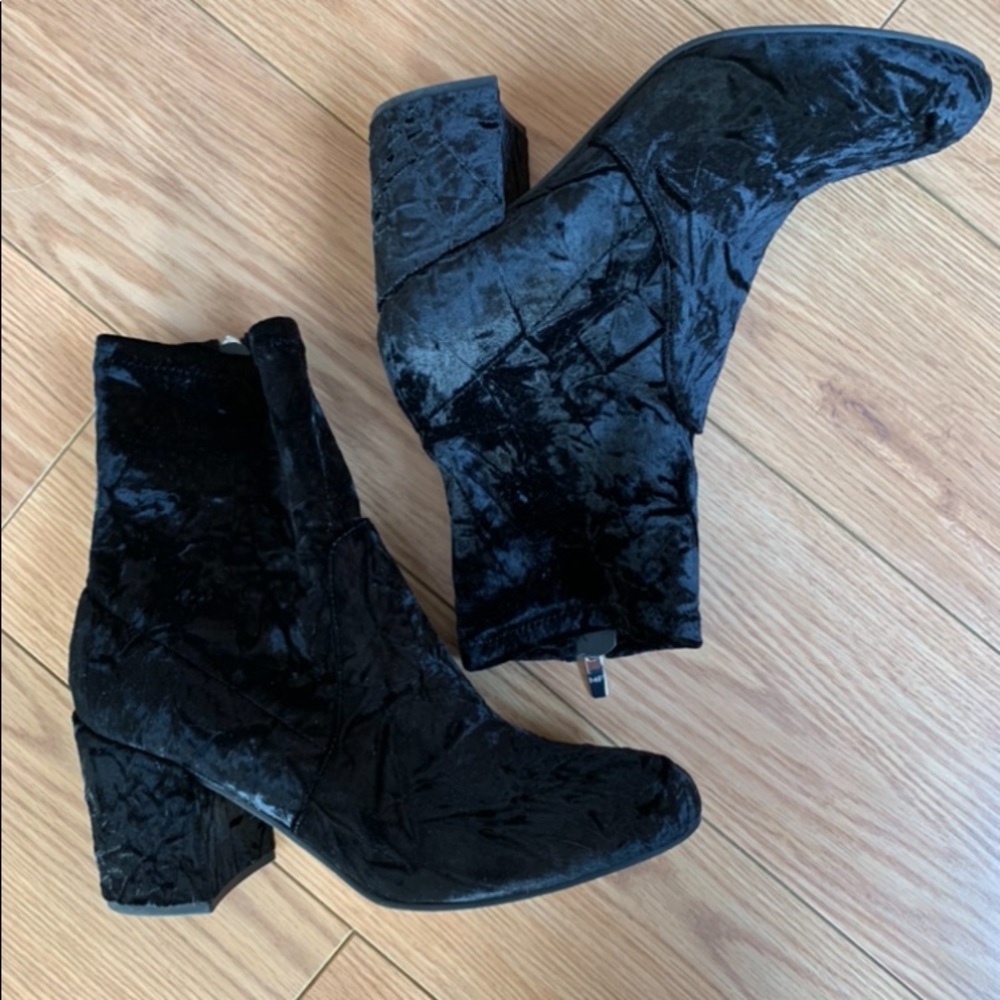 Marc Fisher Crushed Velvet Ankle Booties - Size 8